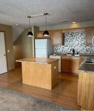 14655 Sahler Ct in Omaha, NE - Building Photo - Building Photo