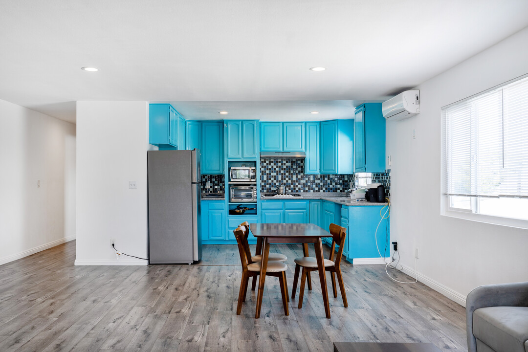 1100 Exposition Blvd-Private Suite Co-Living in Los Angeles, CA - Foto de edificio