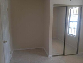 6415 Sable Woods Dr E in Jacksonville, FL - Building Photo - Building Photo