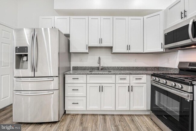 property at 1339 W Lafayette Ave