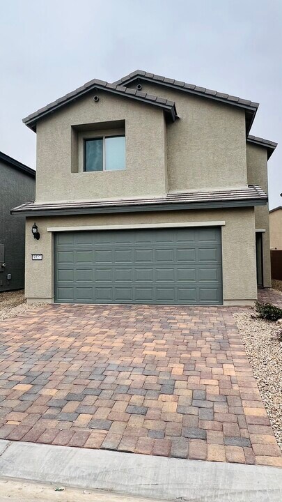 9527 Victory Wings St in Las Vegas, NV - Building Photo
