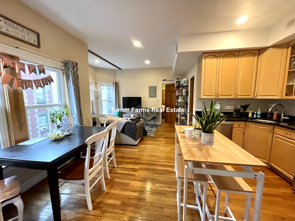 1031 Tremont St, Unit 2 in Boston, MA - Building Photo