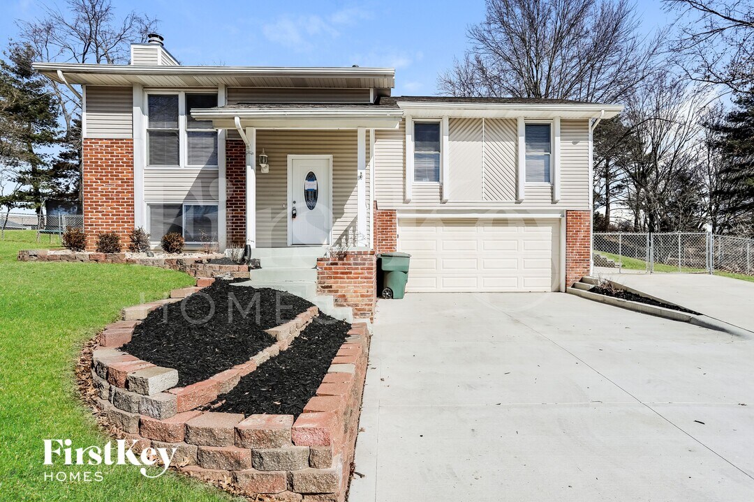 106 Mill Bridge Ct in St. Peters, MO - Building Photo