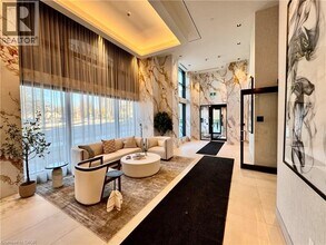 2088 James St in Burlington, ON - Building Photo - Building Photo