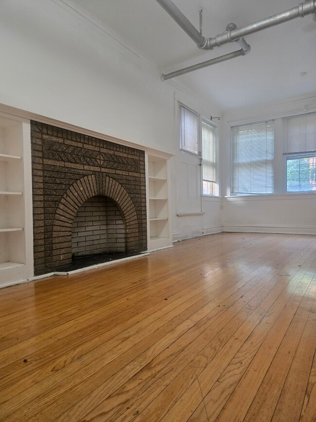 858 N Hoyne Ave in Chicago, IL - Building Photo - Building Photo