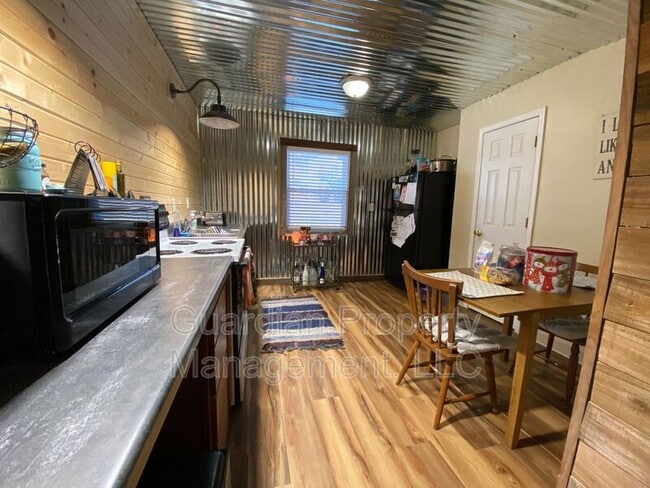 519 W 8th St in Maryville, MO - Building Photo - Building Photo