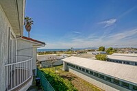 1727 Golden Ave in Hermosa Beach, CA - Building Photo - Building Photo