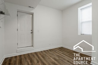 2112 N Campbell Ave, Unit 1F in Chicago, IL - Building Photo - Building Photo