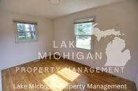 18174 Mohawk Dr in Spring Lake, MI - Building Photo - Building Photo