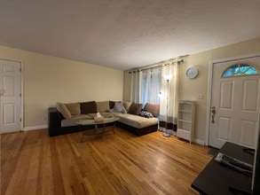 2216 Delaware Dr in West Lafayette, IN - Building Photo - Building Photo