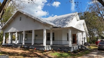 1318 Lincolnton Hwy in Elberton, GA - Building Photo
