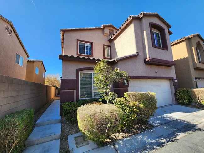 8011 Central Railroad Ct in Las Vegas, NV - Building Photo - Building Photo