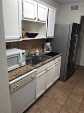 18333 Roehampton, Unit 225 in Dallas, TX - Building Photo - Building Photo