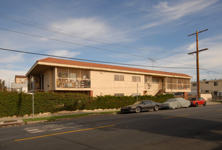 1056 Dewey Ave in Los Angeles, CA - Building Photo - Building Photo