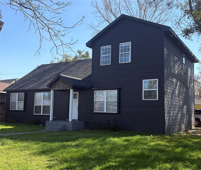 302 Moody St in Houston, TX - Building Photo