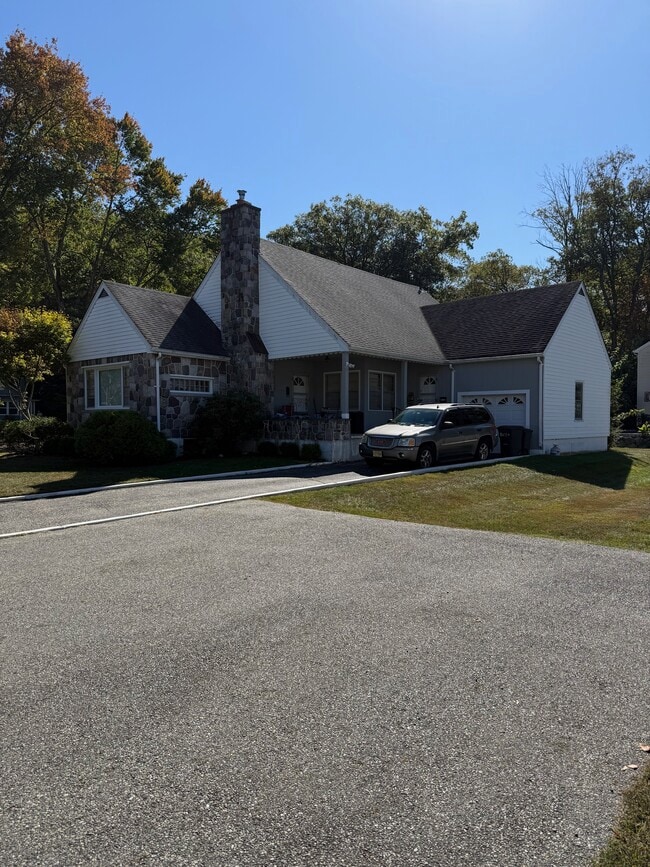 5 Park St, Unit 5 R side