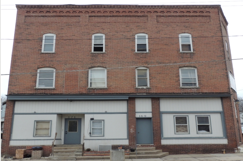 169 S Main St in Rittman, OH - Foto de edificio