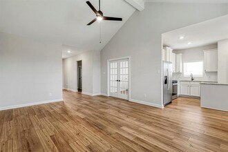 15671 Honey Cv Dr in Conroe, TX - Building Photo - Building Photo