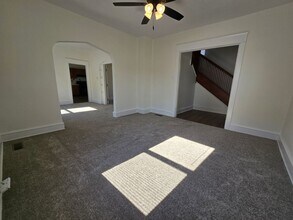 1214 W Grove St in Bloomington, IL - Building Photo - Building Photo