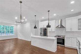 6890 Peachtree Dunwoody Rd in Atlanta, GA - Building Photo - Building Photo