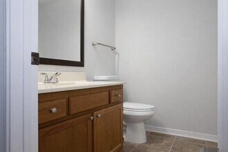 224 Ocean Dr in Baton Rouge, LA - Foto de edificio - Building Photo