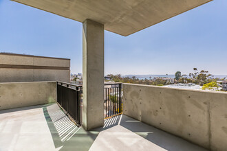 Secoya Apartments in San Diego, CA - Foto de edificio - Building Photo