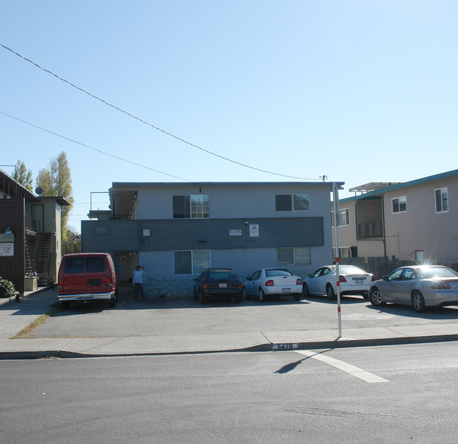 5470 Shasta Ave in San Pablo, CA - Foto de edificio - Building Photo