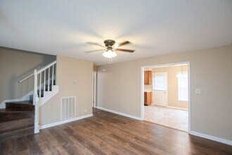 187 Old Farmers Rd in Clarksville, TN - Building Photo - Building Photo