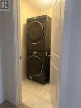 124 Old Oak Ln in Markham, ON - Building Photo - Building Photo