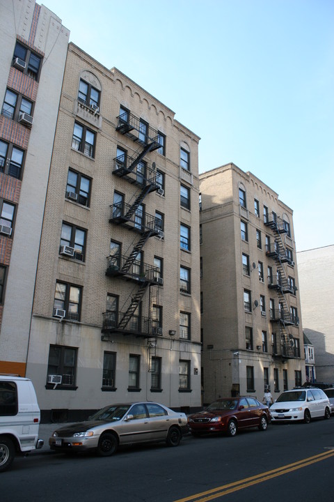 2242 Valentine Ave in Bronx, NY - Building Photo