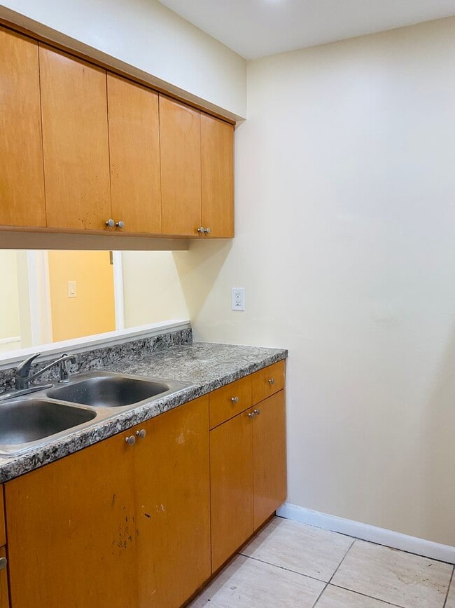 property at 633 SE 12th Ct