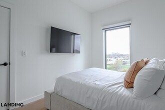 2623 Keene St, Unit 437 in Houston, TX - Foto de edificio - Building Photo