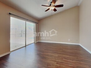 4908 Rambling Rose Pl in Tampa, FL - Building Photo - Building Photo