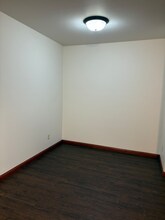 1617 Lawter Rd in Weatherford, OK - Foto de edificio - Building Photo