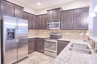 8413 Costa Blanca Ct in Tampa, FL - Building Photo - Building Photo