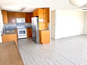 3538 Puuku Mauka Dr in Honolulu, HI - Building Photo - Building Photo