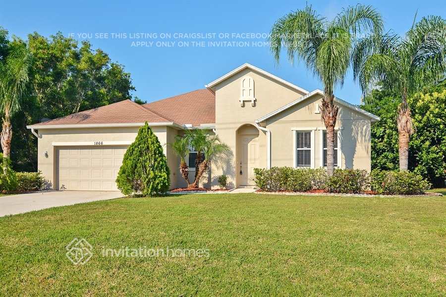 1866 SE Berkshire Blvd in Port St. Lucie, FL - Building Photo