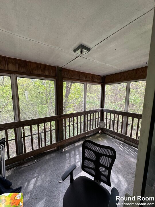 19 Kippy Dr in Waban, MA - Building Photo
