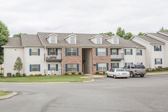 PARK VILLAGE OF PARIS in Paris, TN - Foto de edificio - Building Photo