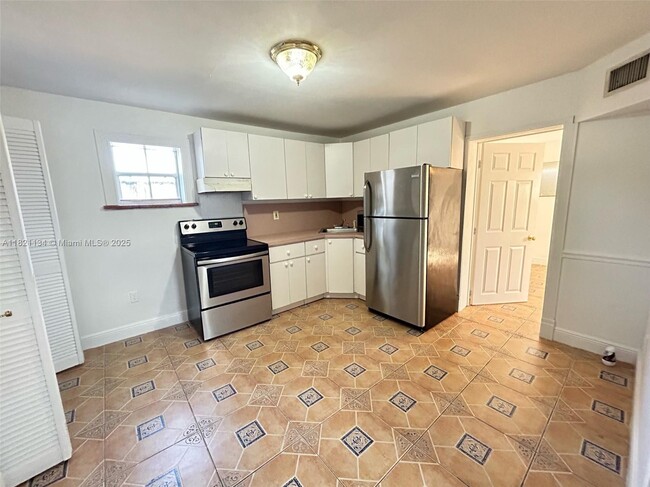 property at 1919 Thomas St