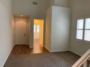 481 Montecito Dr in Brentwood, CA - Building Photo - Building Photo