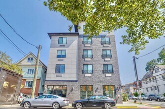 140 Avenue B in Bayonne, NJ - Building Photo - Building Photo