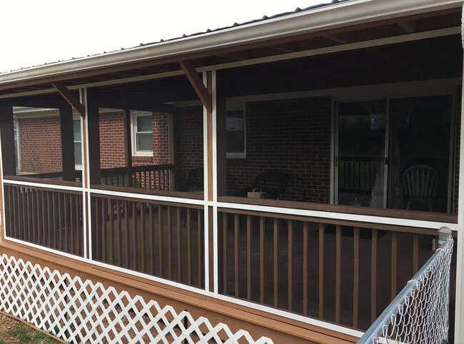 6 Brushy Creek Rd in Taylors, SC - Building Photo - Building Photo