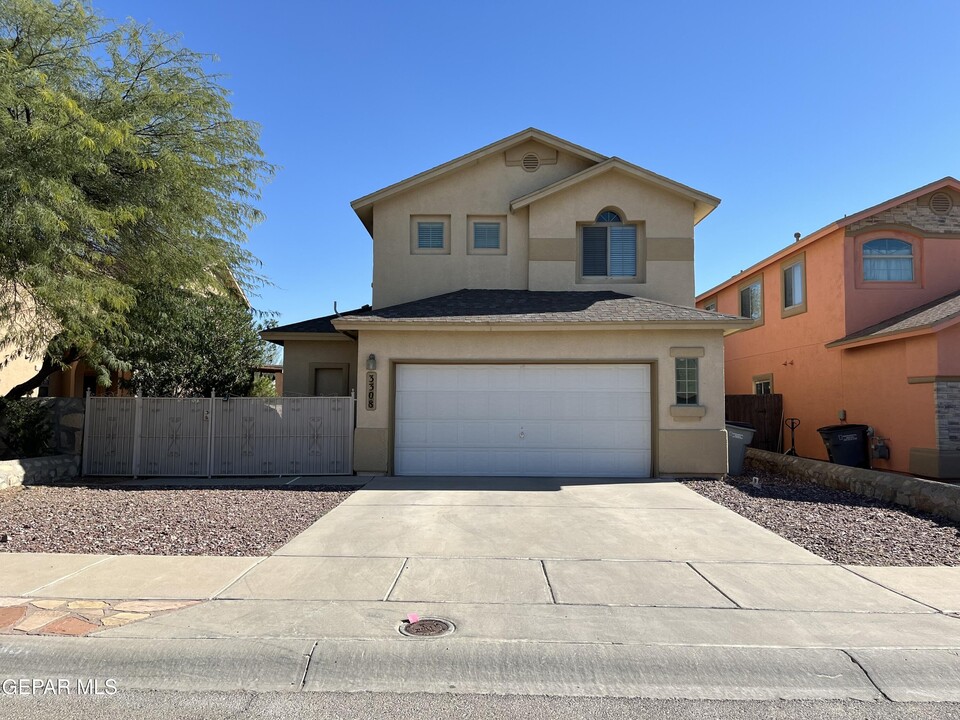 3308 Blue Earth Ln in El Paso, TX - Foto de edificio