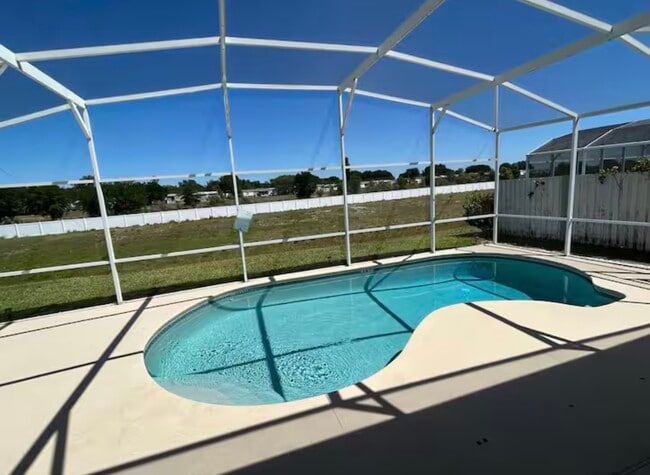 554 Lockbreeze Dr in Davenport, FL - Building Photo - Building Photo