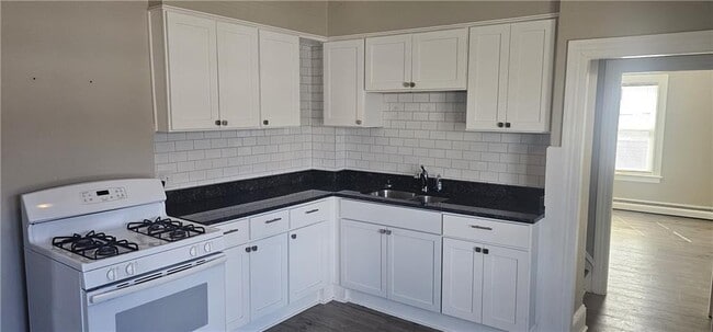 80 Serrel Sweet Rd in Johnston, RI - Building Photo - Building Photo