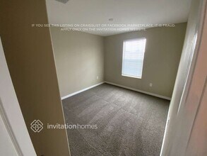 5140 White Chicory Dr in Apollo Beach, FL - Foto de edificio - Building Photo