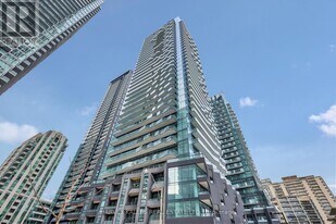 110 Broadway Ave in Toronto, ON - Building Photo