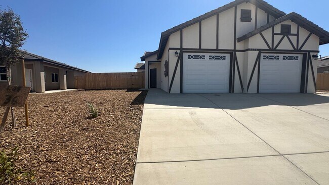 9004 Canyon St in Bakersfield, CA - Building Photo - Building Photo