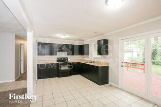 7414 E 30th St in Indianapolis, IN - Foto de edificio - Building Photo